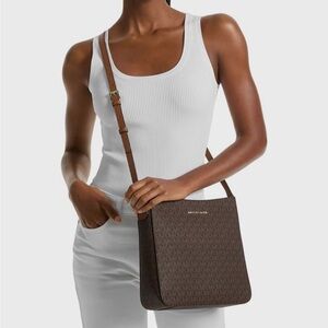 Michael Kors Jet Set Large Brown/acorn Signature Messenger Bag - NEW!